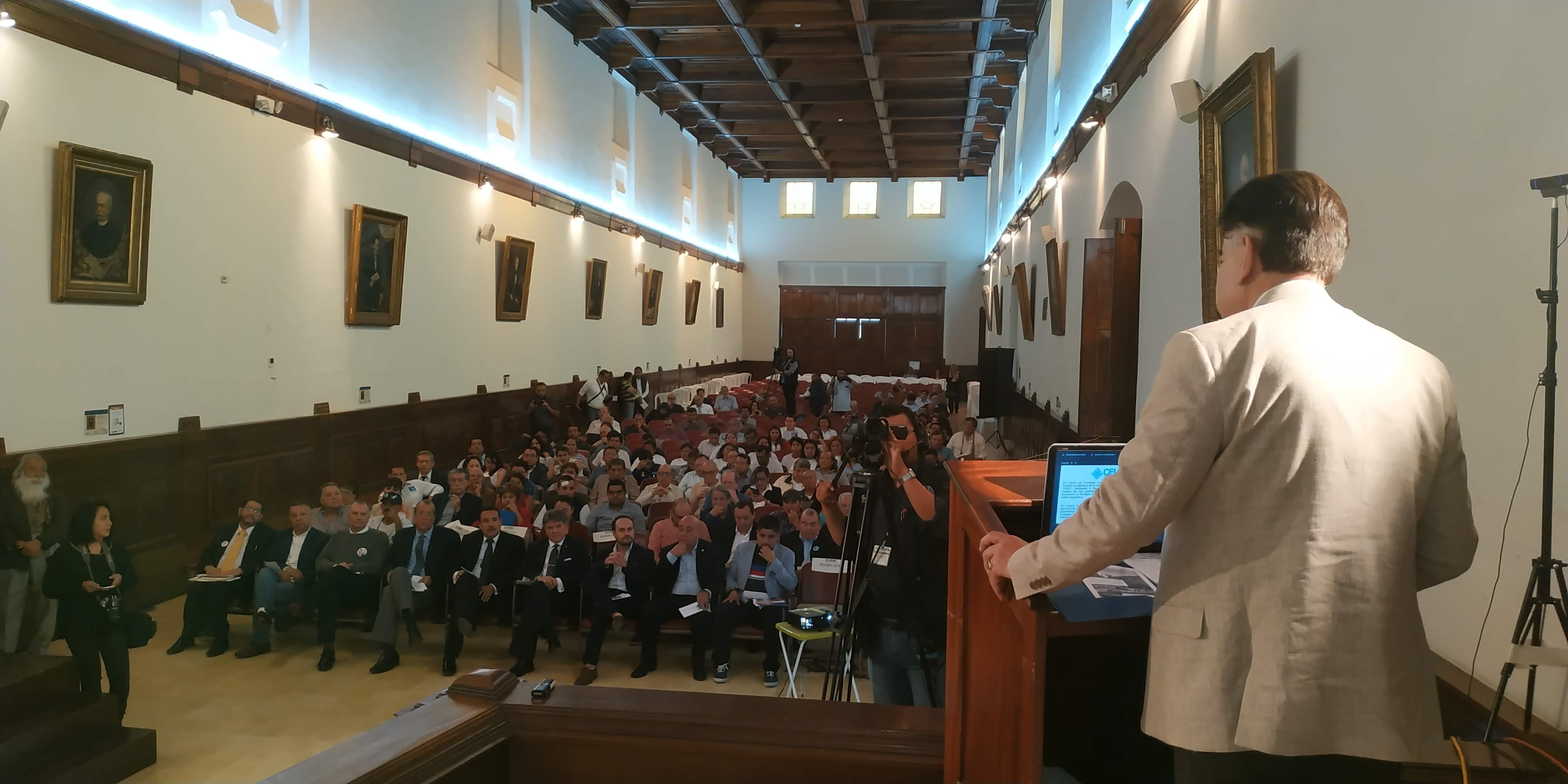 Palabras bienvenida Secretario General de la Usac, Arq. Carlos Valladares
