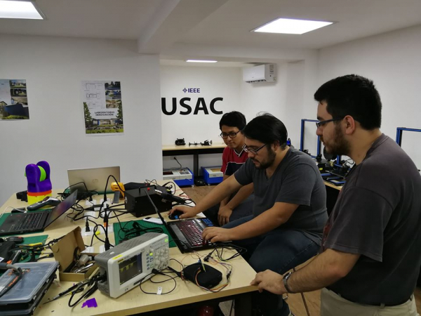 Las impresoras 3D apoyan procesos de desarrollo de productos innovadores con enfoque científico, tecnológico y de salud. 