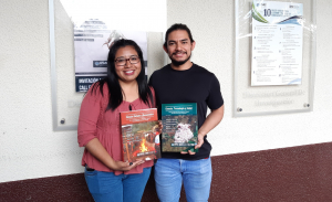 Alejandro Ruiz, investigador de la Facultad de Agronomía de la Usac y a Natalia Quixtan de la Federación de Cooperativas Agrícolas (Fedecoag) de San Marcos