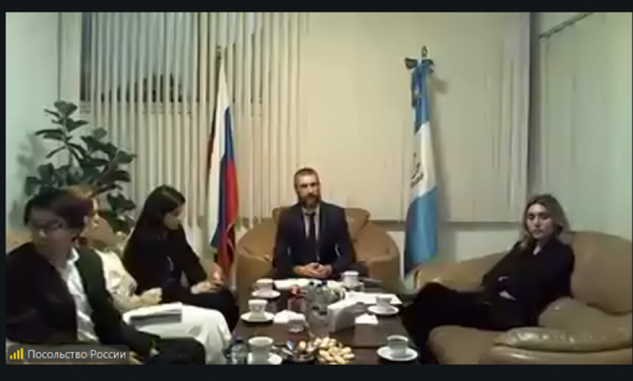 Funcionarios de la Embajada de la Federación Rusa en Guatemala y becarios guatemaltecos en Rusia